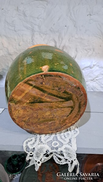 Nagyméretű zöld mázas köcsög, kerámia edény,  apróbb lepattogzásokkal