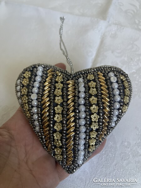 Gyönyörű régi gyöngyökkel hímzett karácsonyfa szív dísz. Nagy