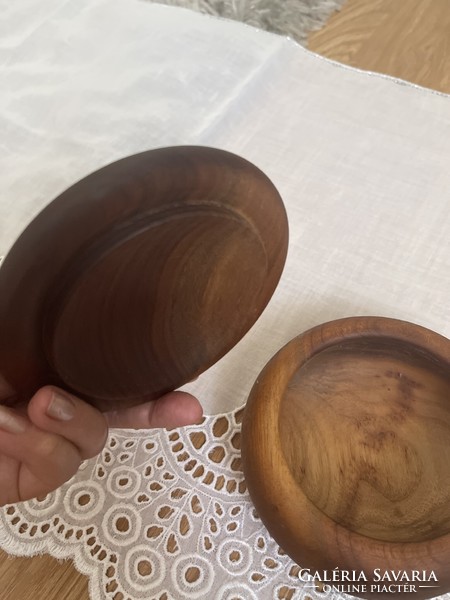 Régi különleges  fa doboz jelzett, tűzzománc képpel a tetején.