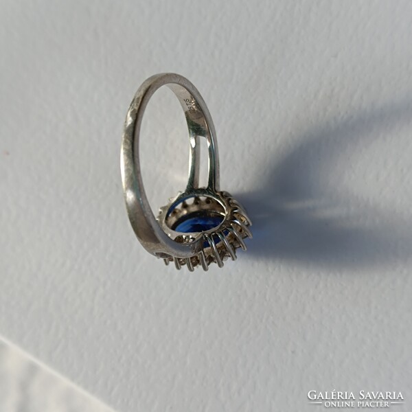 Ezüst gyűrű, kék kővel