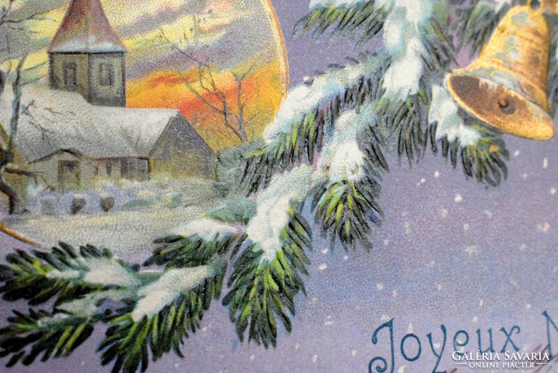 Antik dombornyomott Karácsonyi képeslap  - havas fenyőág , téli táj ,arany harang