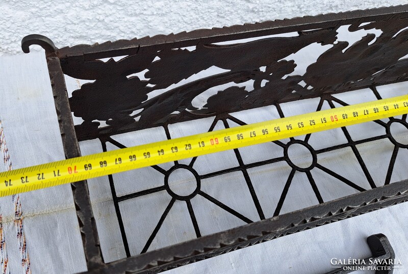 Kovácsoltvas virágtartó eladó ! Règi ! Kézi munka !