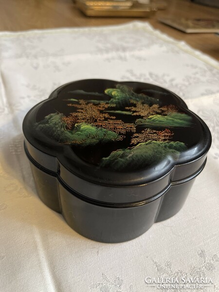 Nagyon szép virág alakú lakk fa kézzel festett ékszertartó