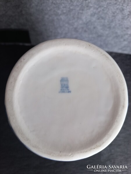 Retró Zsolnay kék KISZ porcelán váza, 20 cm magas