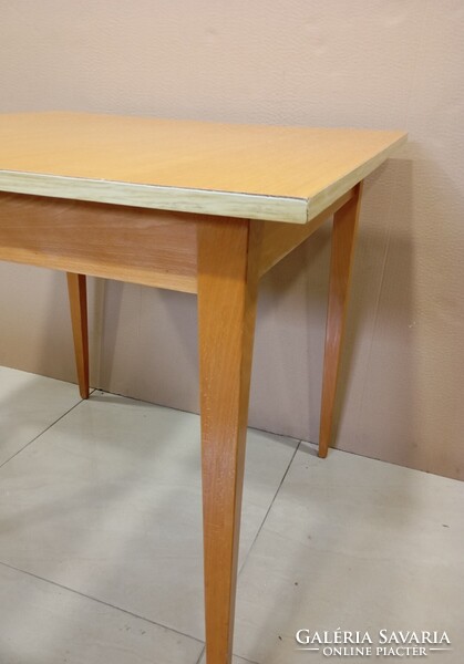 Retrò asztal