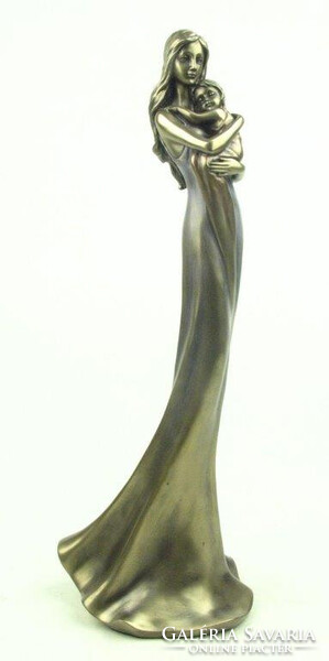 Anya gyermekével szobor (33421)