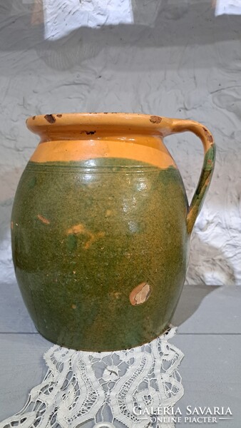 Nagyméretű zöld mázas köcsög, kerámia edény,  apróbb lepattogzásokkal