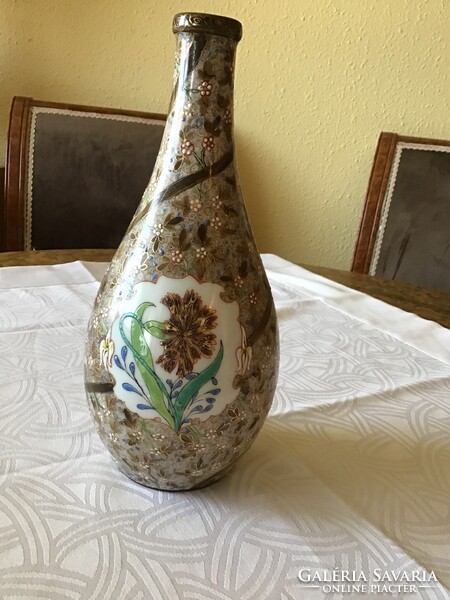 Fischer Vilmos cubas  tányérok ès váza