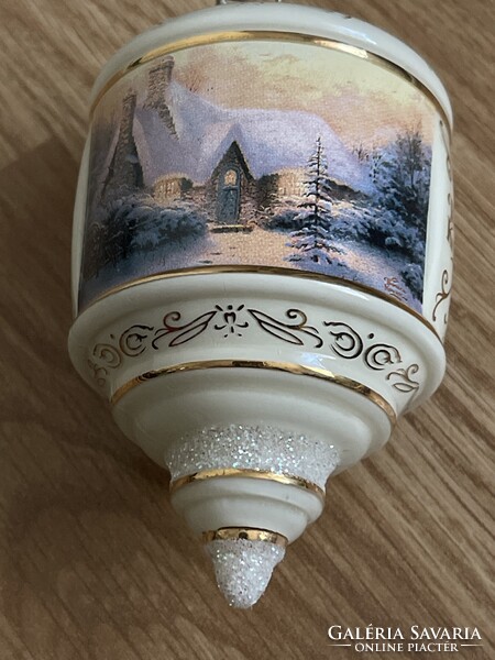 Gyönyörű vaj színű,  üveg karácsonyfa dísz, nem volt használva.