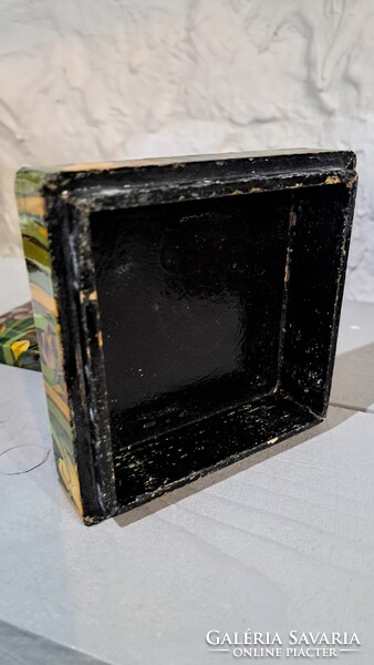 Vintage poháralátét készlet dobozban, fa, lakkozott írisz mintás, alja bársony, 6+1 db