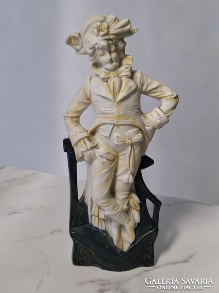 Barokk porcelán figura