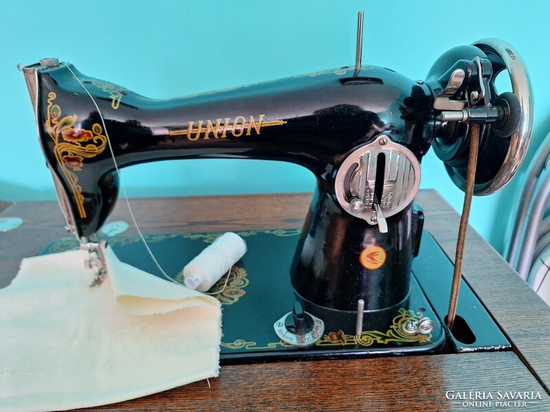 Union szekrényes varrógép