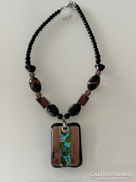 Muránói üveg nyaklánc különleges medállal, 50 cm hosszú