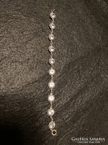 Női ezüstkarkötő, féldrága kövekkel