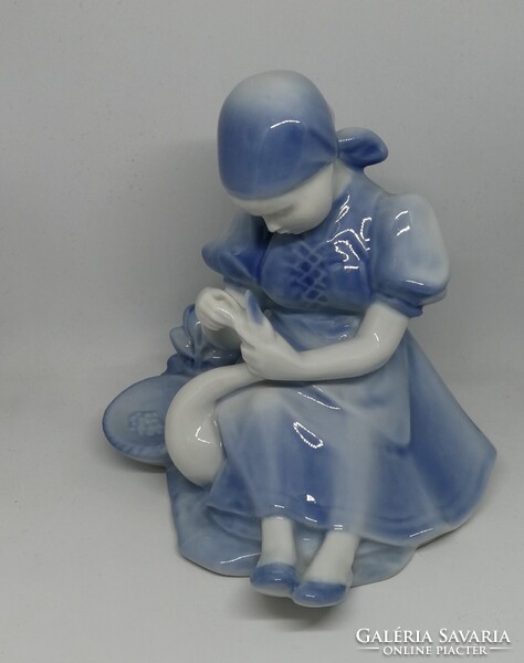 Zsolnay porcelán libatömő lány "RITKA"!