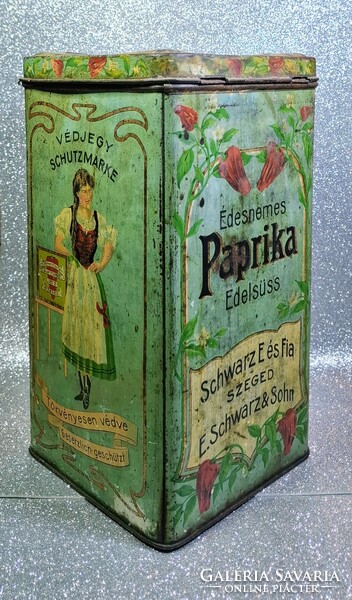 Antik „Édesnemes Paprika – Schwarz E. és Fia, Szeged” bádogdoboz, kb. 1910 körül