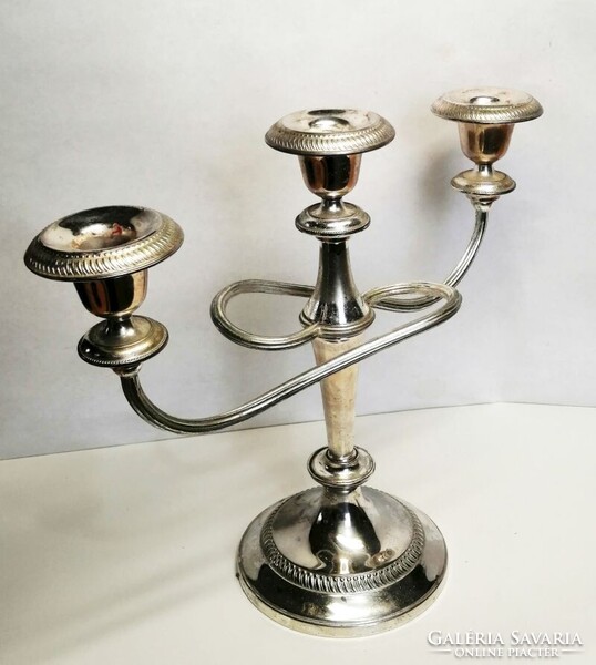 Ezüstözött neobarokk stílusú ívelt karos asztali gyertyatartó. Retro iparművészeti alkotás