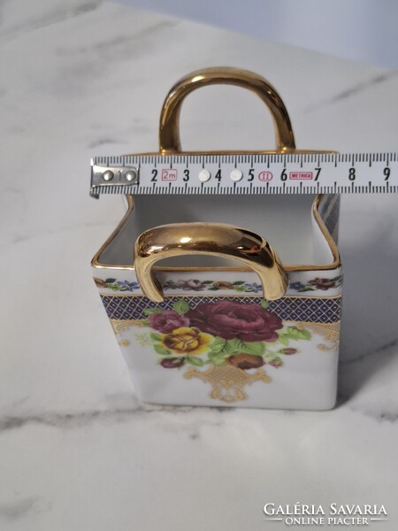 Porcelán rózsás dísztárgy