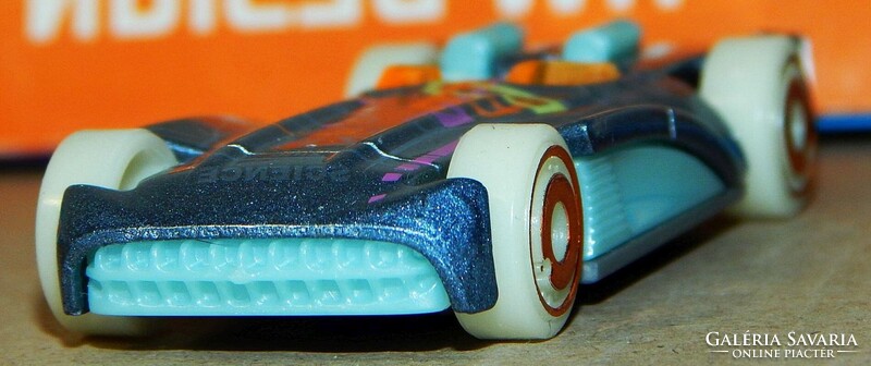 Hot Wheels -- Chevroletor -- hibátlan kisautó -- gyűjteményből !