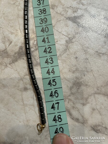 Hematit ásvány gyöngysor medállal