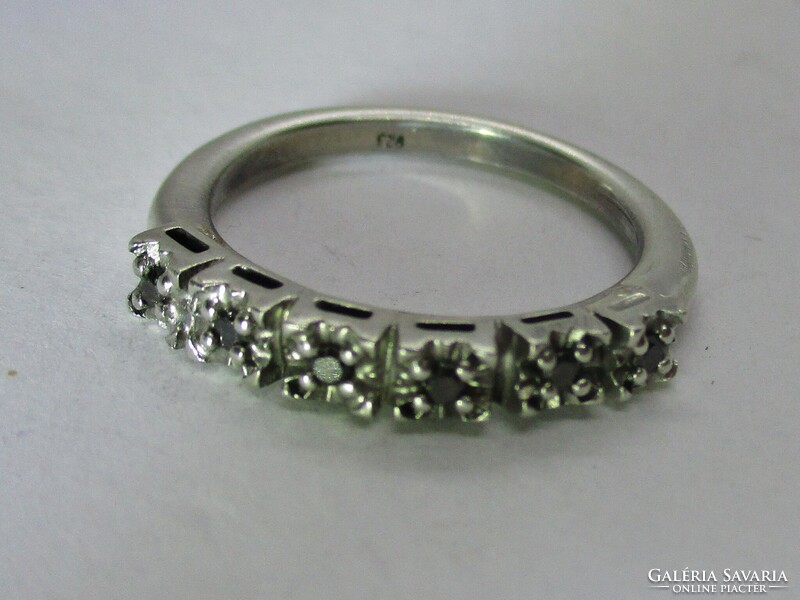 Különleges ezüstgyürü fekete gyémántokkal