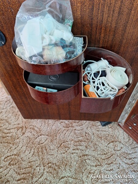 Union szekrényes varrógép