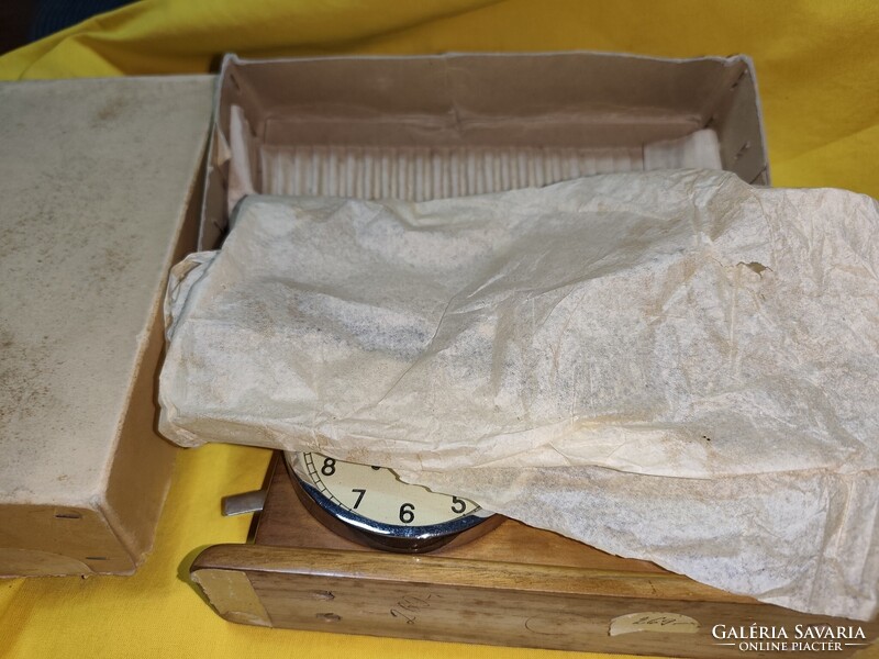 Régi MOM sakkóra eredeti csomagolásban, 60 as évekből