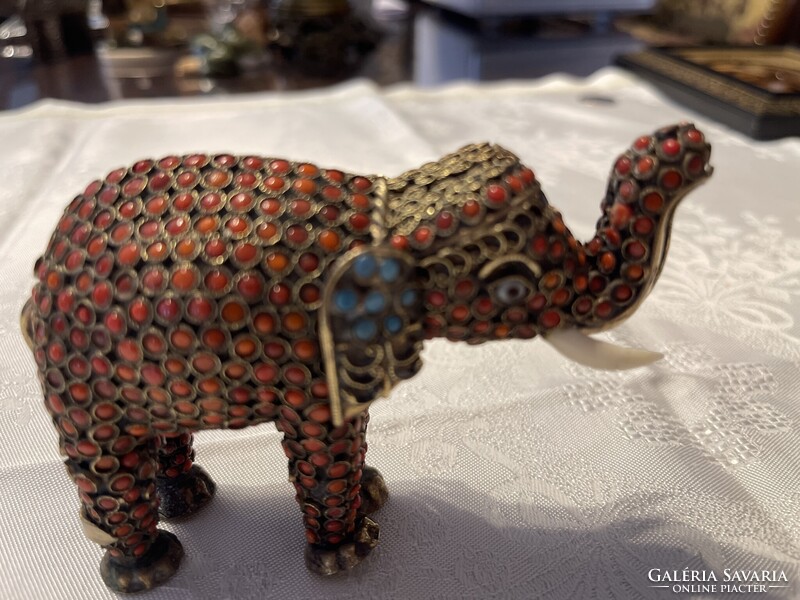 Csodás Kinai szerencse hozó amulett valódi korall és türkisz kövekkel.