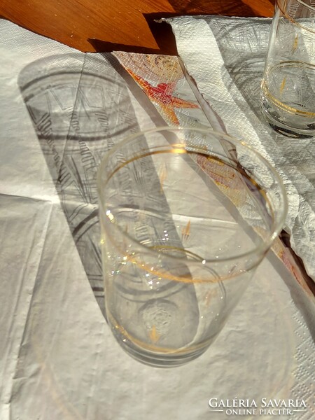 Régi, szépen metszett, aranyozott üvegpohár készlet (6 vizespohár)