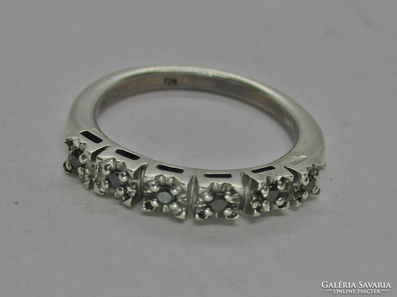 Különleges ezüstgyürü fekete gyémántokkal