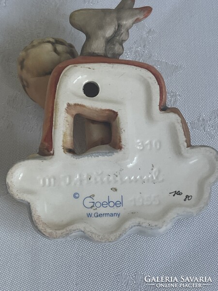 Tündéri falra akasztós Hummel angyal szép élénk színekkel.