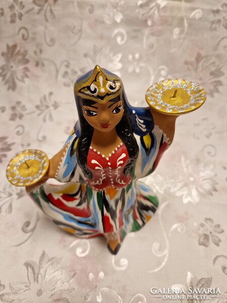 Üzbegisztáni népviseletes szépség kerámia gyertyatartó 24 cm