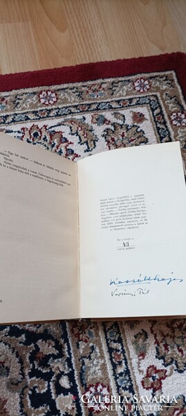 Fehér holló! Sorszámozott Kassák és Varsányi által dedikált kiadvány!