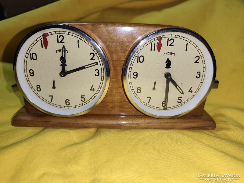 Régi MOM sakkóra eredeti csomagolásban, 60 as évekből