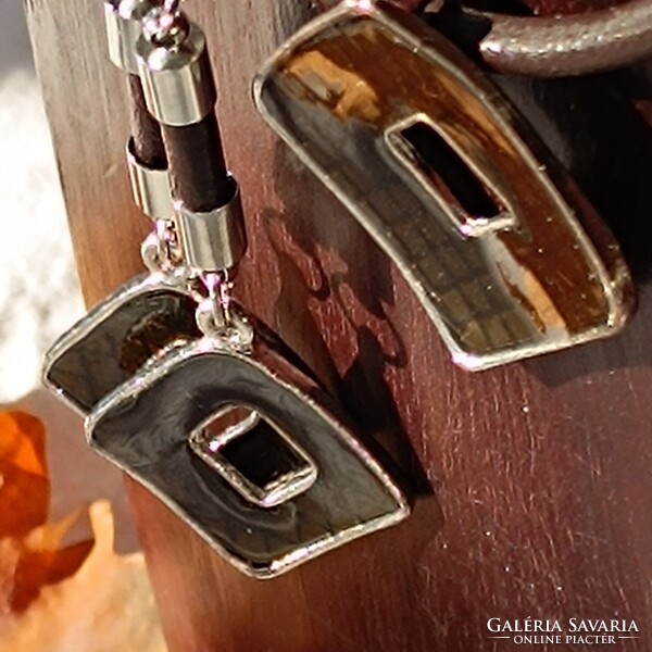 Tűzzománc nyaklánc és fülbevaló szett bőrrel kombinálva