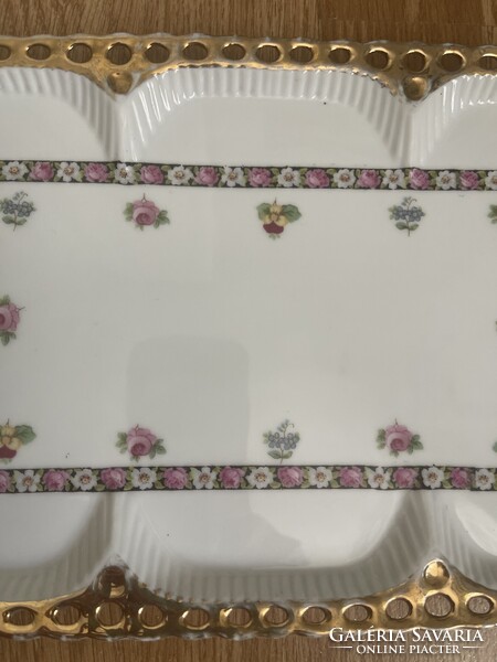Antik Bécsi áttört szélű aranyozott porcelán tálca.