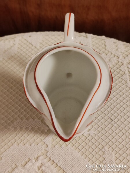 Ritka mintájú Zsolnay kiöntő "selejtes" pecséttel ellátva