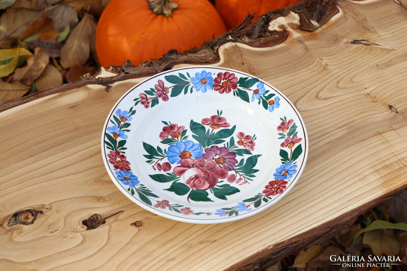 Kispesti kerámia falitányér