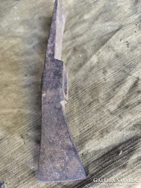 Szőlészeti kereszt csákány