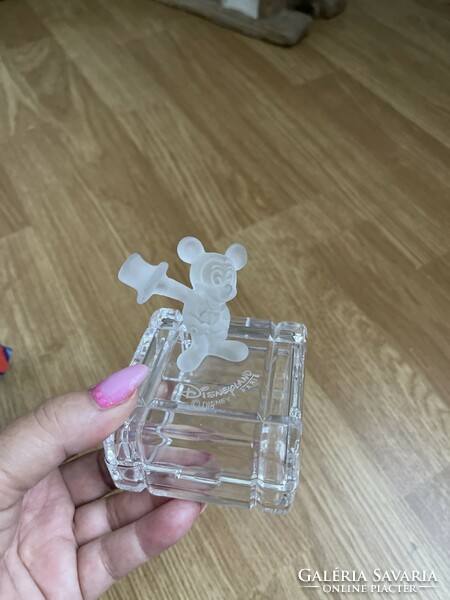 Gyűjtői ritka kristály doboz Micky egérrel Disneylandből hibátlan.