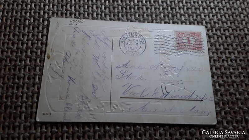 Antik dombornyomott Üdvözlő képeslap. 1900as évek elejéről.