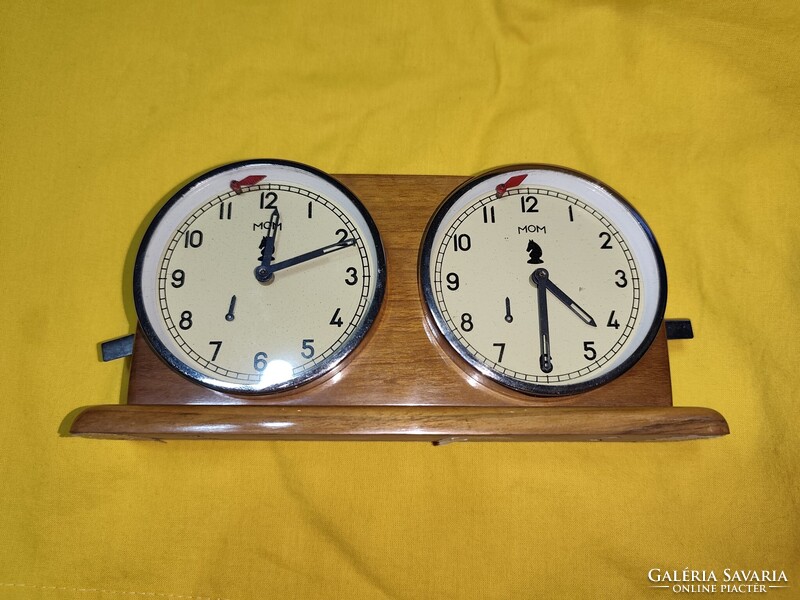 Régi MOM sakkóra eredeti csomagolásban, 60 as évekből