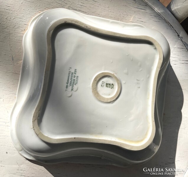 Zsolnay virágmintás salátás - köretes porcelán tál, jelzett Hüttl, Bán és Mihalik jelzéssel