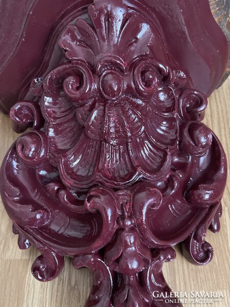 Nagy méretű, gyönyörű fali konzol bordó, dög-nehéz szerintem valami beton.