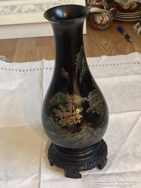 Nagyonszép Kinai kézzel festett  lakk fa váza, nagy.