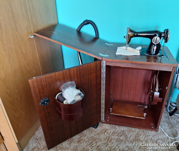 Union szekrényes varrógép