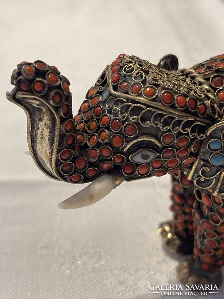 Csodás Kinai szerencse hozó amulett valódi korall és türkisz kövekkel.