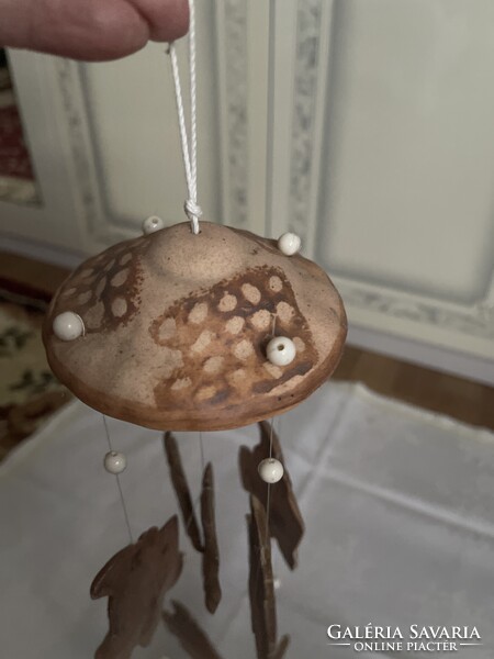 Tündéri egyedi kerámia szélcsengő.