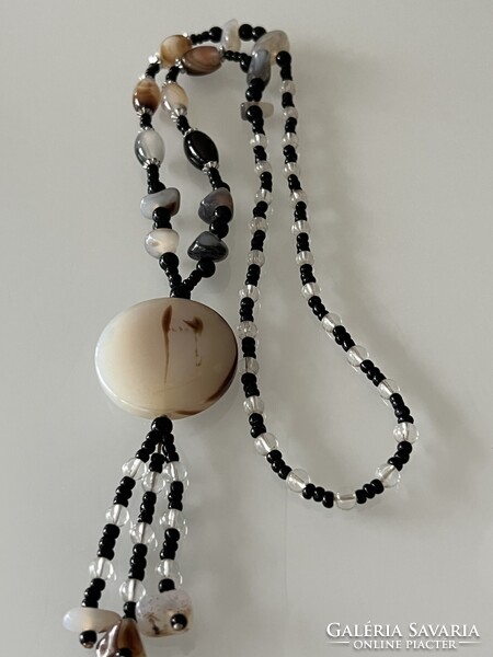 Achát nyaklánc onyx betétekkel, 90 cm