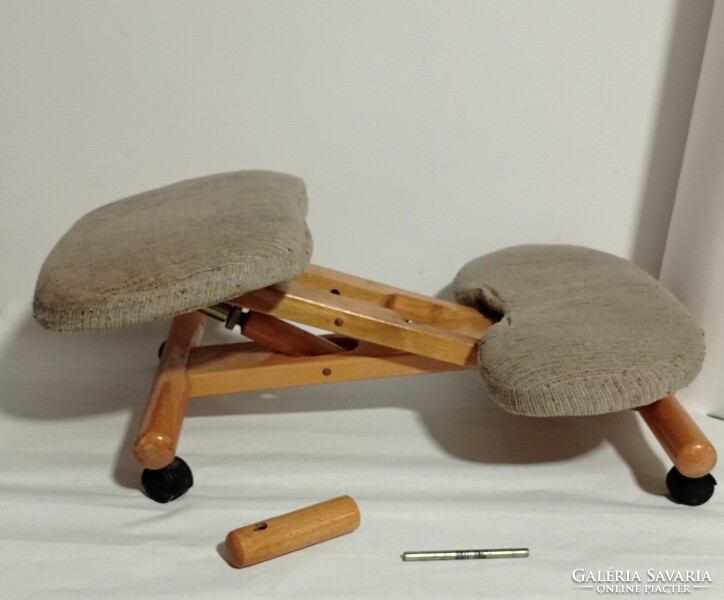 Térdelő szék, térdeplő, kárpitos, egészséges tartás biztosító ülőke